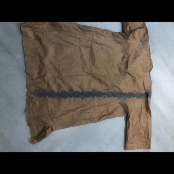 Tan and blue embroidered dashika - Picture 4 of 5